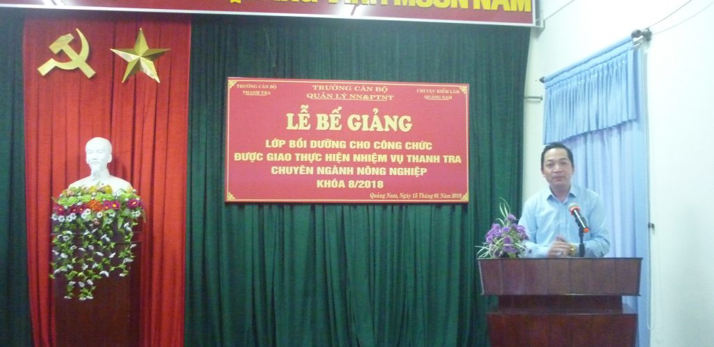 TS Nguyễn Huy Hoàng Phó HIệu trưởng TCBTT phát biểu bế giảng khóa học