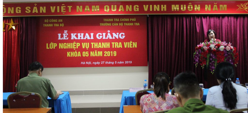 TS Trương Thị Kim Dung Phó Hiệu trưởng trg CBTT phát biểu khai giang khóa học