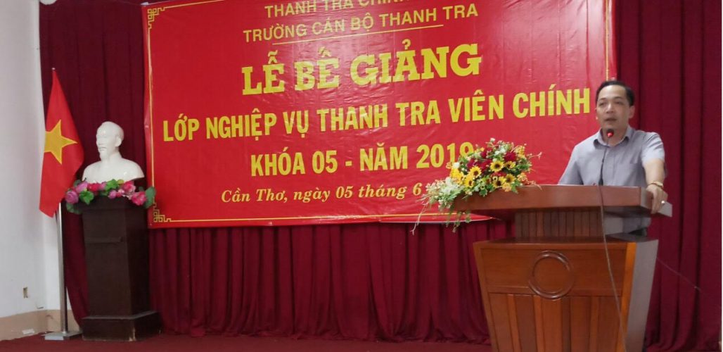 TS Nguyễn Huy Hoàng Phó Hiệu trưởng trg CBTT phát biểu bế giảng khóa học