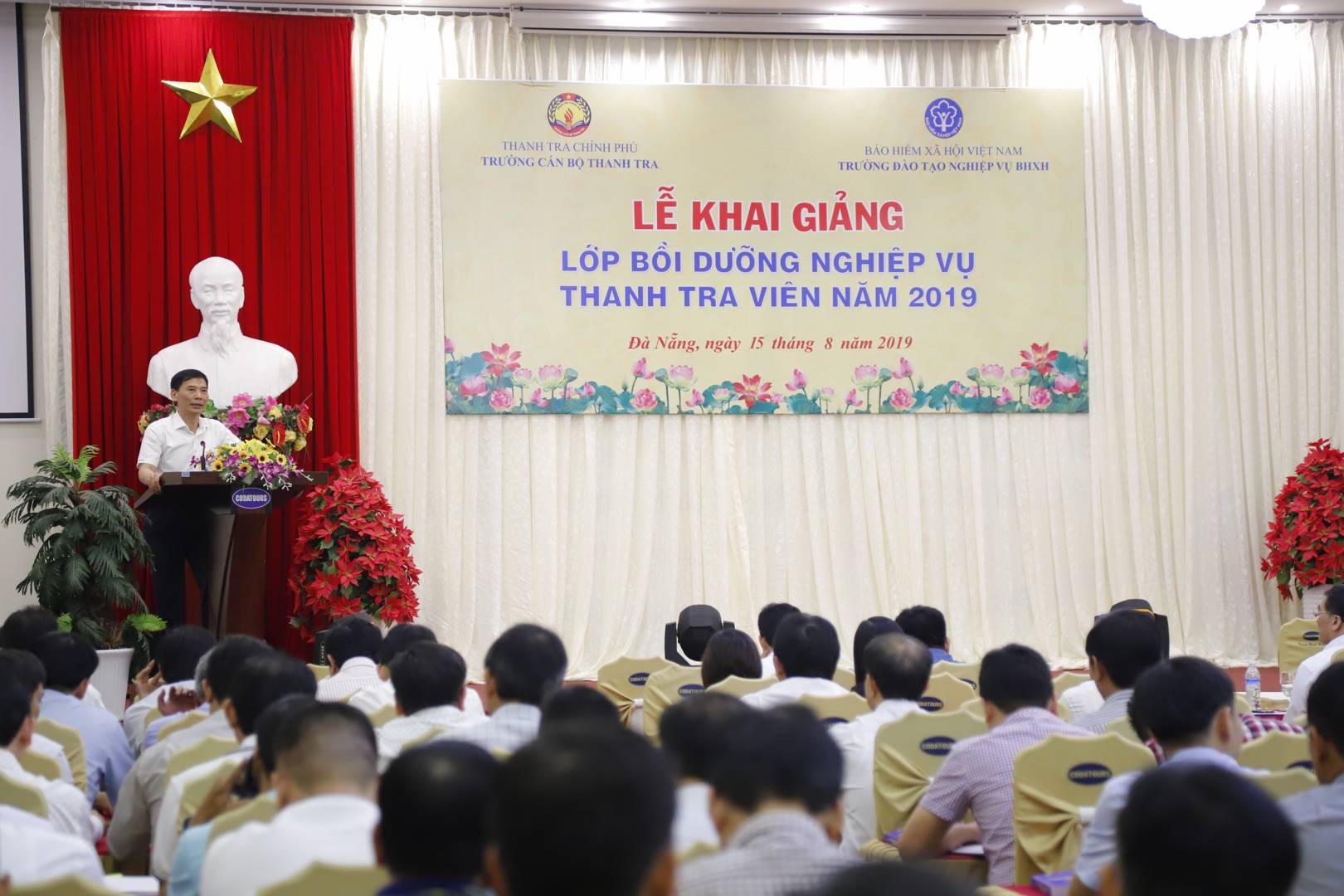 Ông Vũ Văn Chiến HT Trg CBTT phát biểu khai giảng khóa học