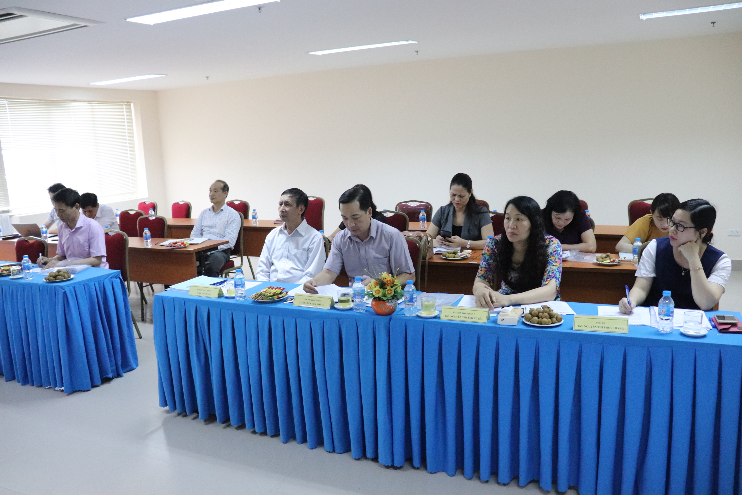 Toàn cảnh buổi nghiệm thu đề tài NCKH khoa NV2 năm 2019