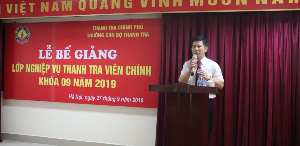 Ông Nguyễn Viết Thạch PHT Trg CBTT phát biểu bế giảng khóa học