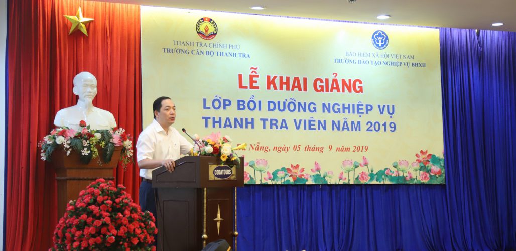 TS Nguyễn Huy Hoàng Phó Hiệu trưởng trg CBTT phát biểu khai giảng khóa học