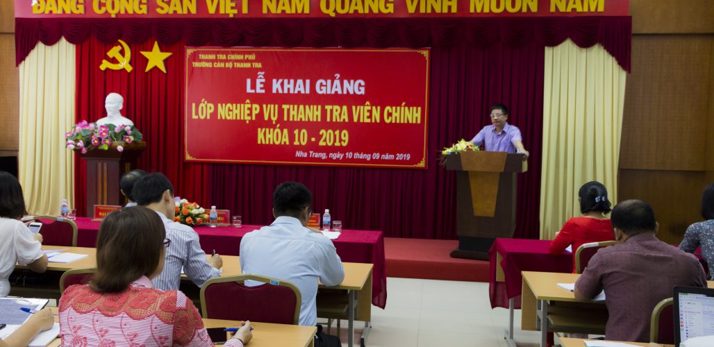TS Trịnh Văn Toàn Phó Hiệu trưởng Nhà Trường phát biểu tại Lễ khai giảng
