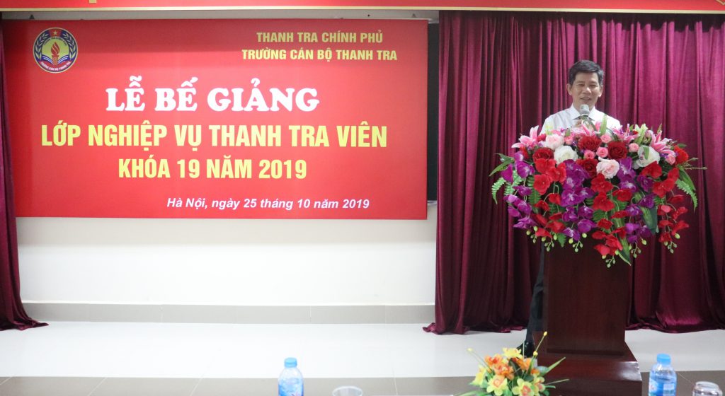 Ông Nguyễn Viết Thạch Phó Hiệu trưởng nhà trường phát biểu bế giảng khóa học