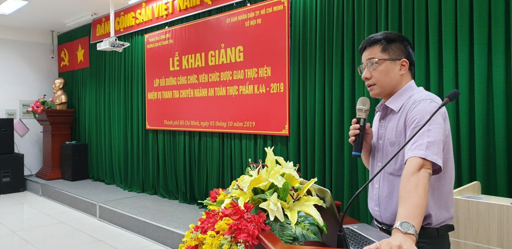 TS Trịnh Văn Toàn Phó Hiệu trg Nhà trường phát biểu khai giảng khóa học