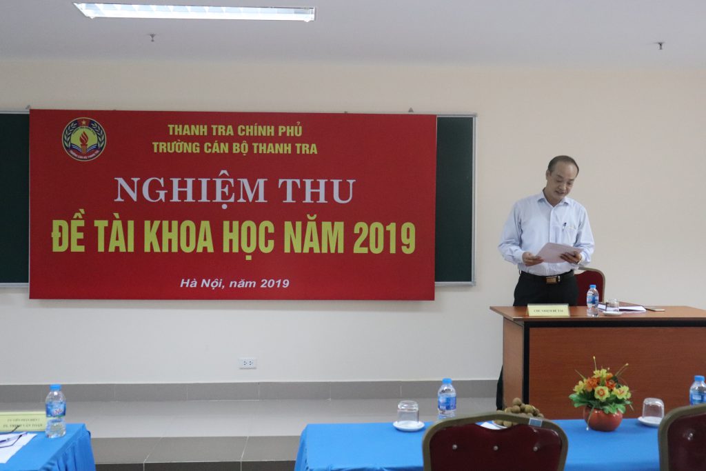 Chủ nhiệm đề tài báo cáo kết quả trước Hội đồng nghiệm thu