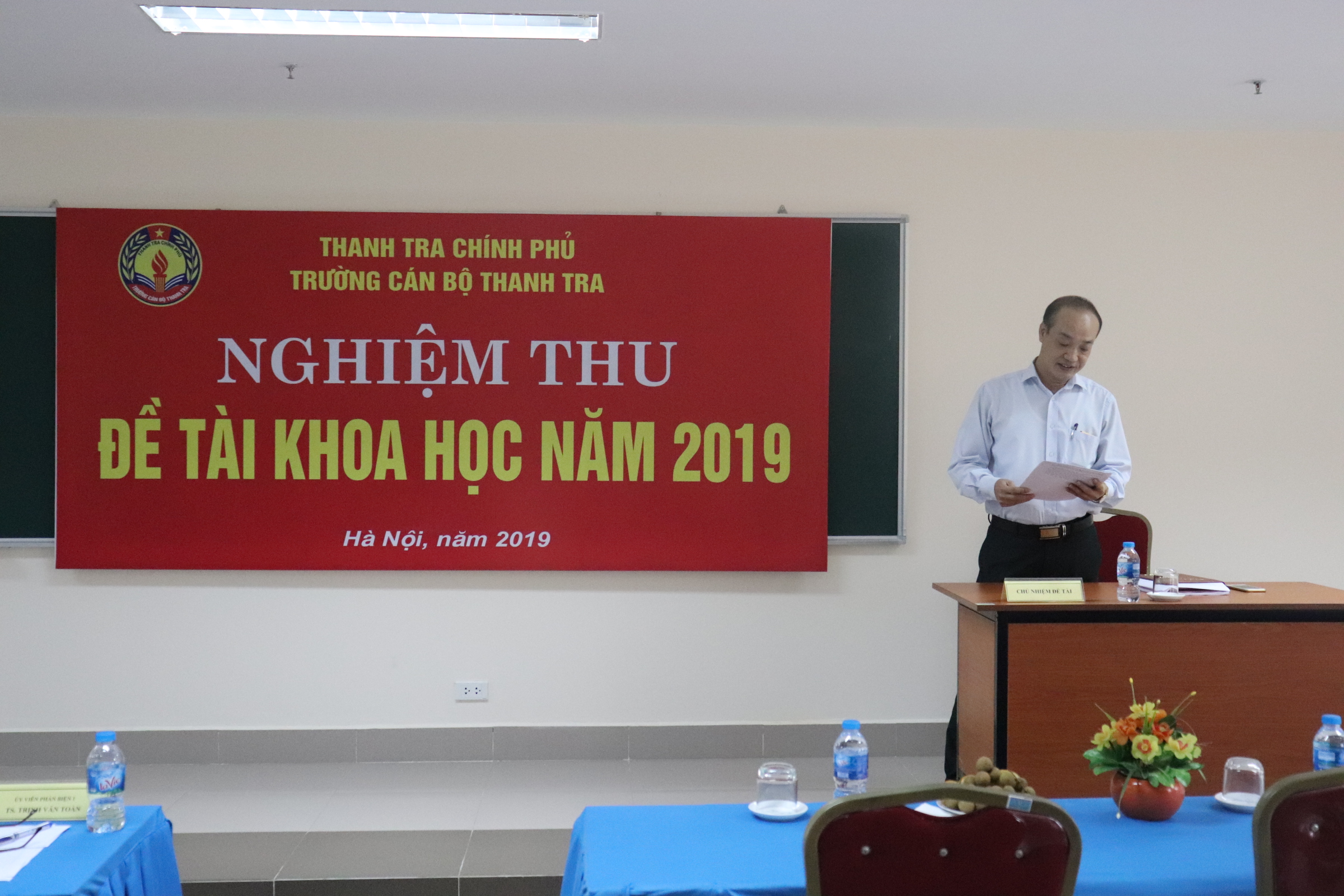 Chủ nhiệm đề tài báo cáo kết quả trước Hội đồng nghiệm thu