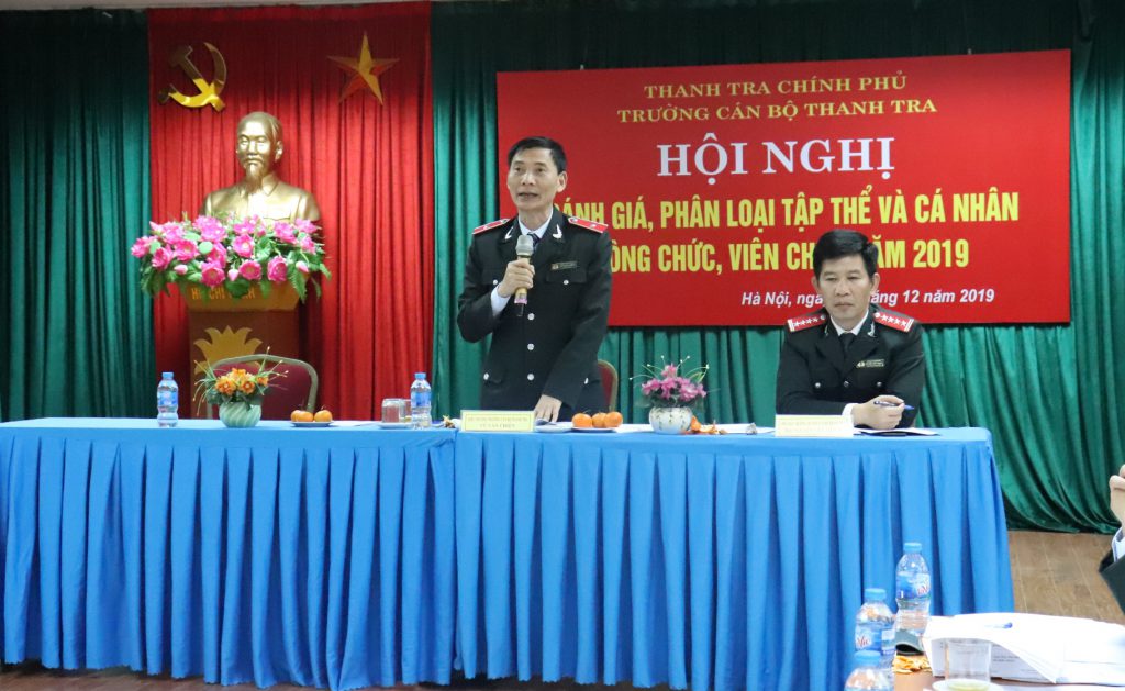 Ông Vũ Văn Chiến TTVCC Hiệu Trưởng Trg CBTT phát biểu tại Hội nghị