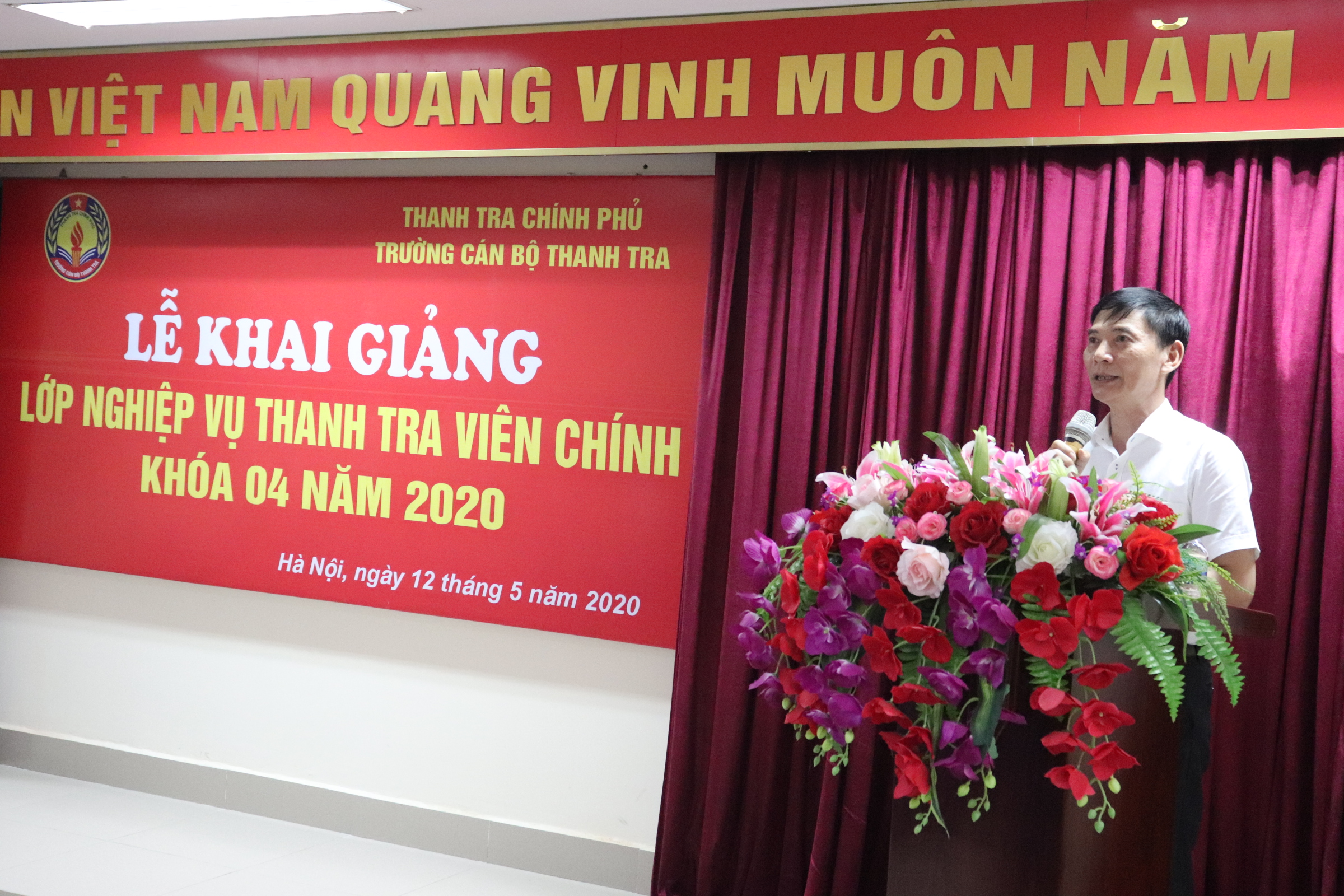 Hiệu trưởng Trg CBTT phát biểu khai giảng khóa học