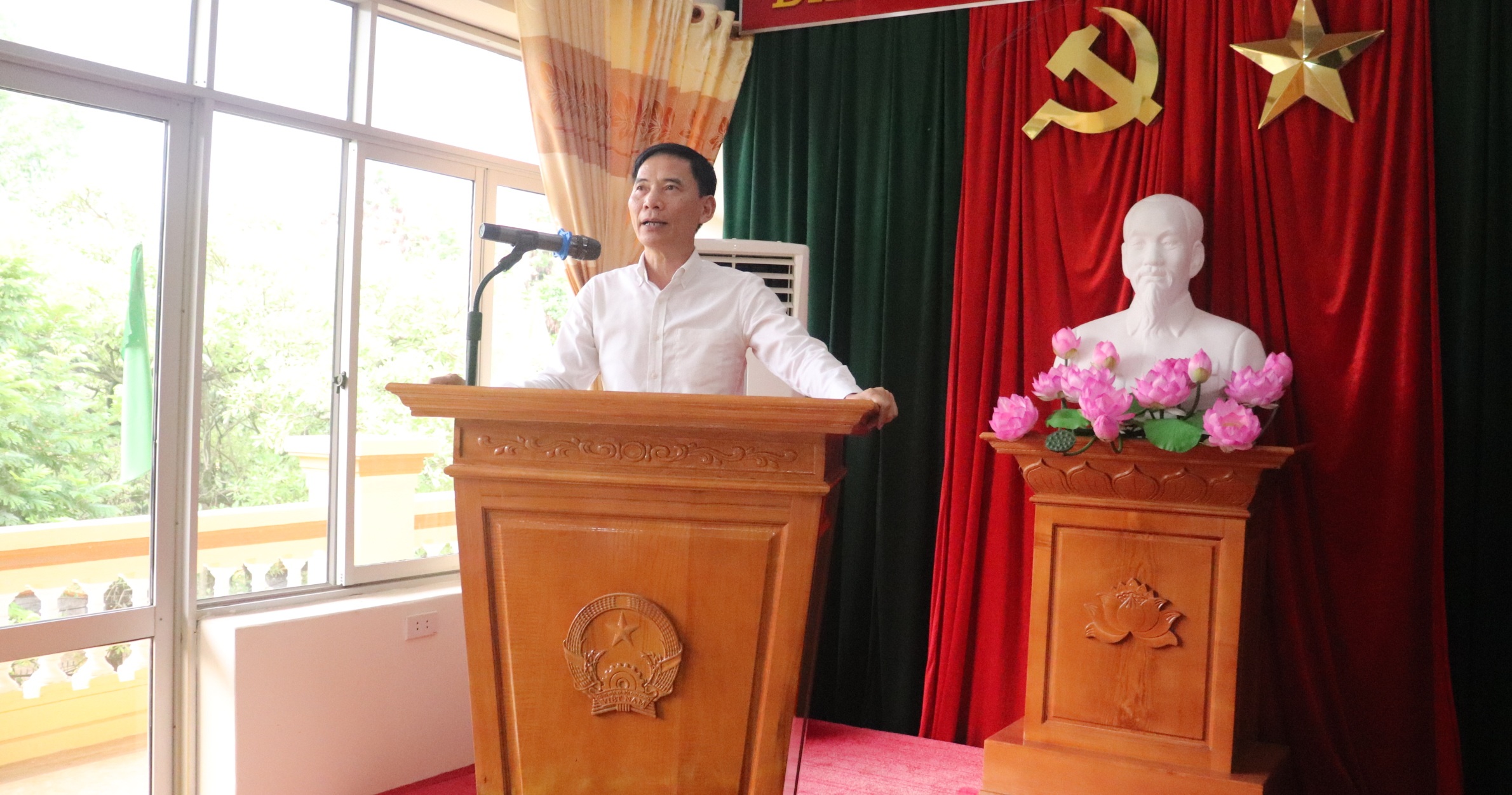 Ông Vũ Văn Chiến TTVCC Hiệu trg CBTT phát biểu bế giảng khóa học