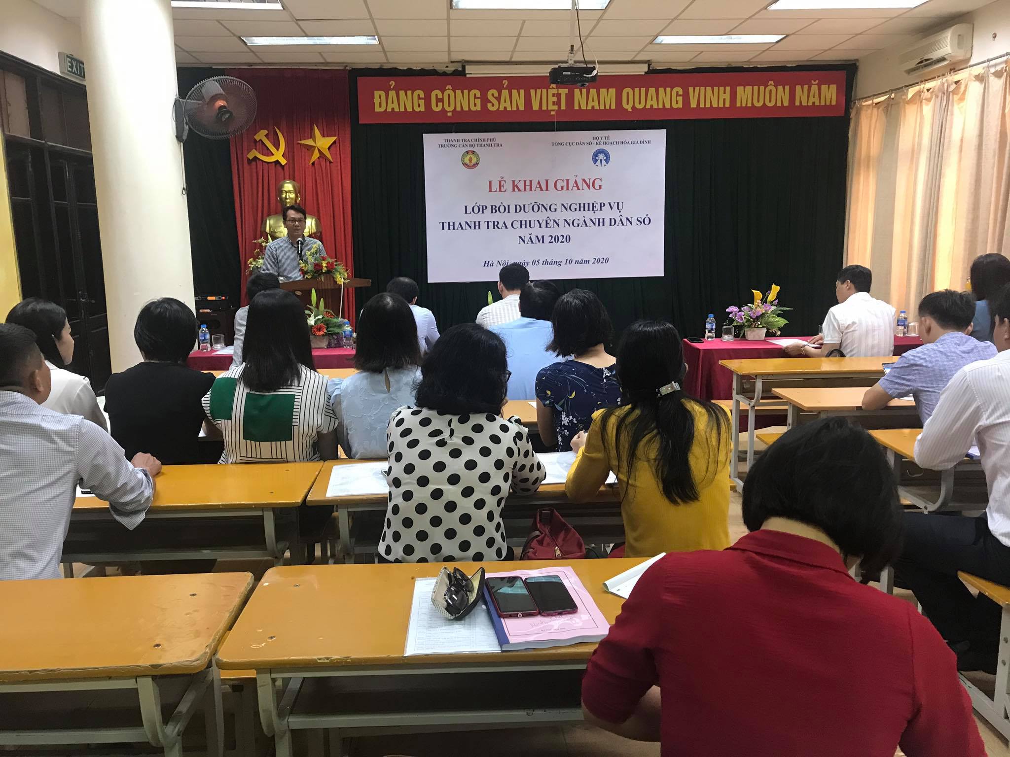 Đại diện Tổng cục Dân số phát biểu tại Lễ Khai giảng