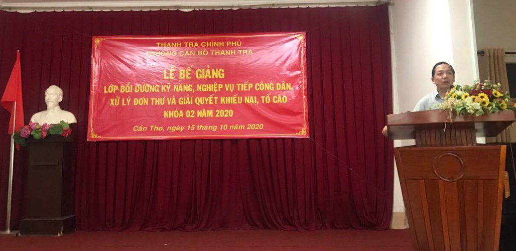 Ông Nguyễn Huy Hoàng TTVCC Phó Hiệu trg Trg CBTT phát biểu bế giảng khóa học