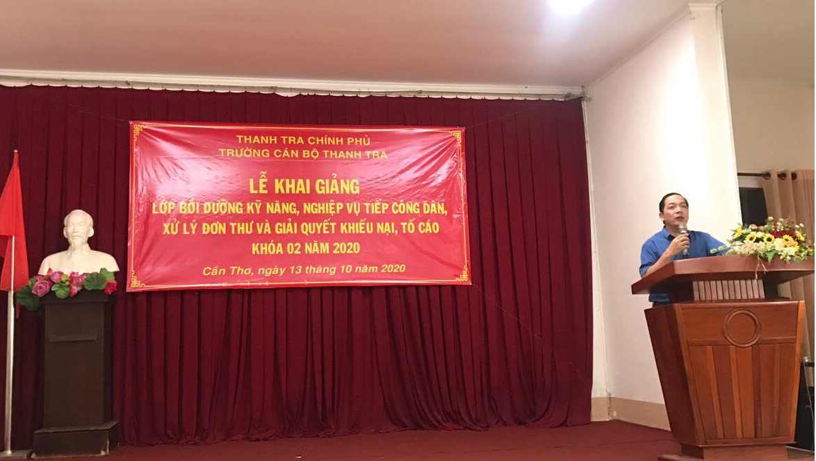 TS Nguyễn Huy Hoàng TTVCC Phó Hiệu trg Trg CBTT phát biểu khai giảng khóa học