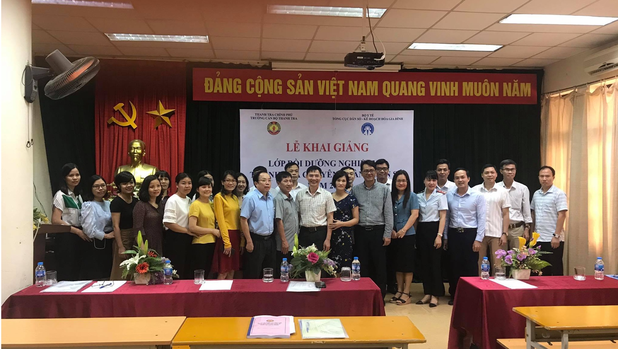 Tập thể lớp học