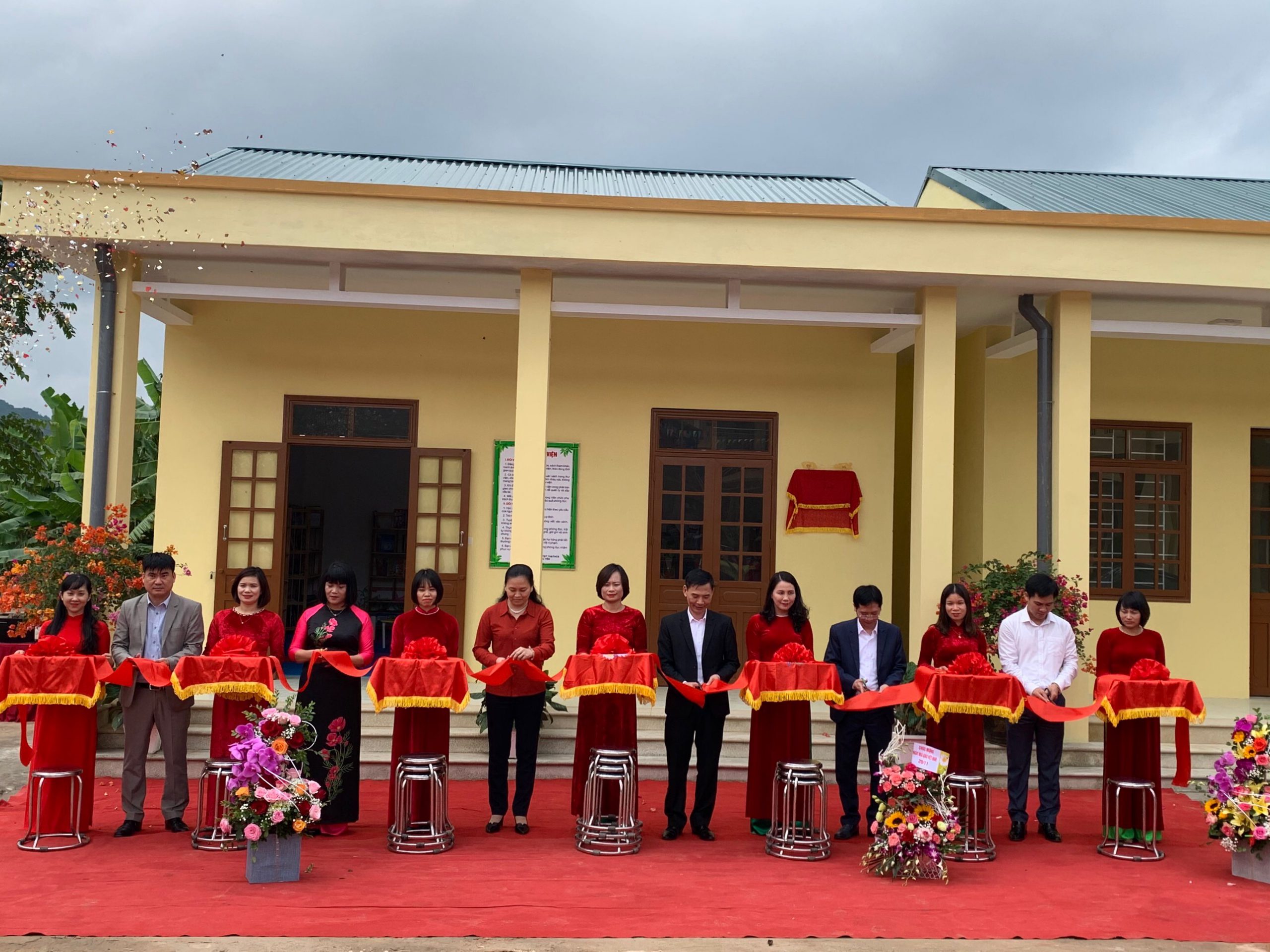 Lễ khánh thành ban giao công trình xây dựng thư viện thân thiện