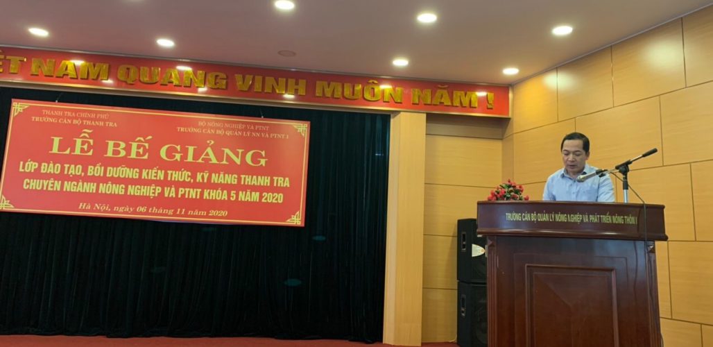 TS Nguyễn Huy Hoàng Phó Hiệu trưởng Trg CBTT phát biểu bế giảng khóa học