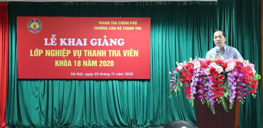 TS Nguyễn Huy Hoàng TTVCC Phó hiệu trưởng trg CBTT phát biểu khai giảng khóa học