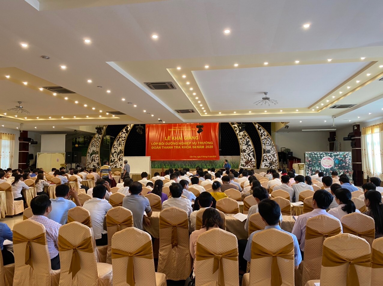 Toàn cảnh lớp học