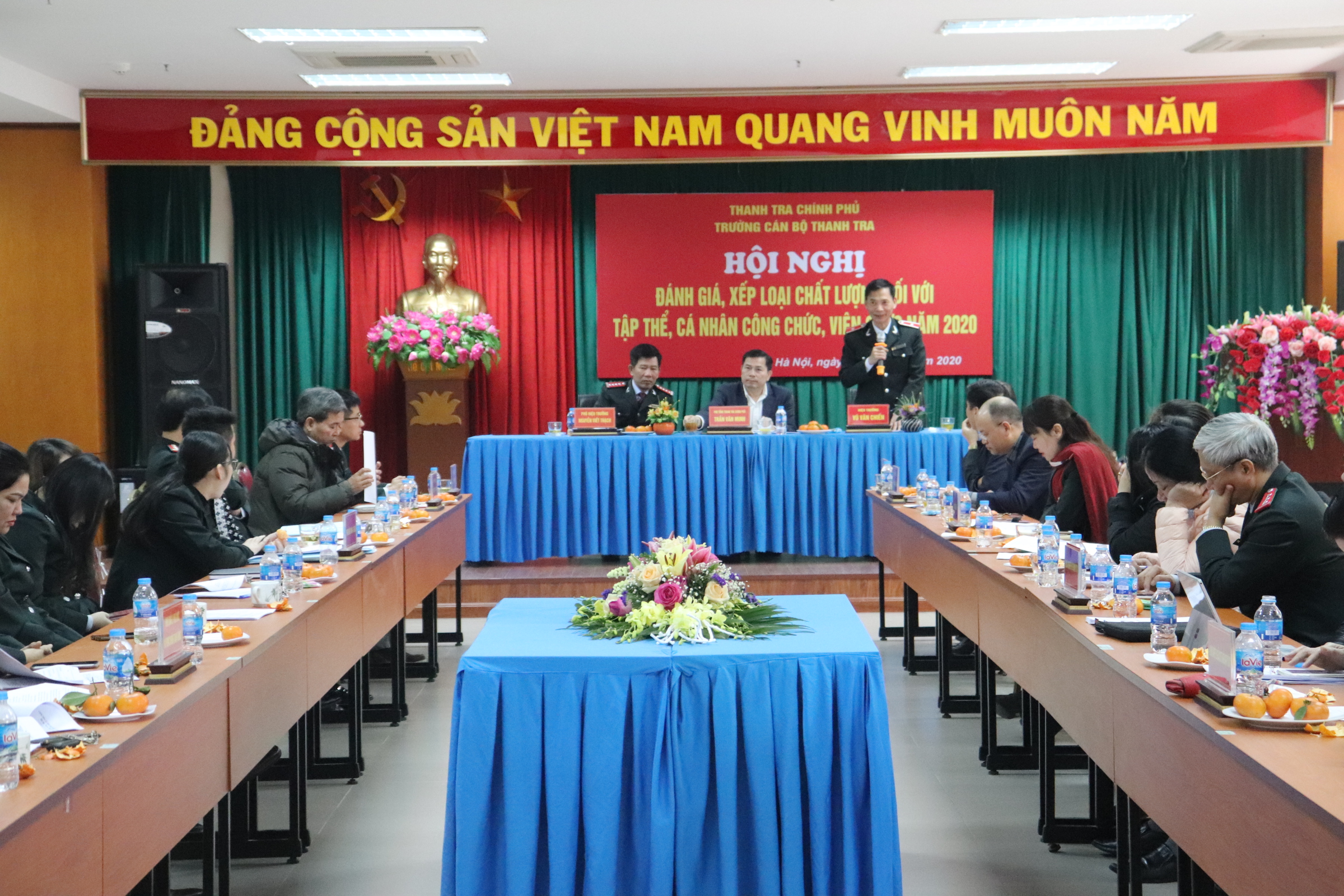 Ông Vũ Văn Chiến Hiệu trưởng Nhà trường phát biểu tại Hội nghị