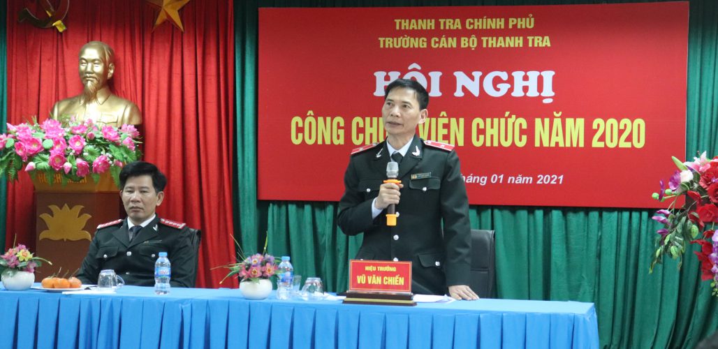 Ông Vũ Văn Chiến TTVCC Hiệu Trưởng Trg CBTT chủ trì Hội nghị