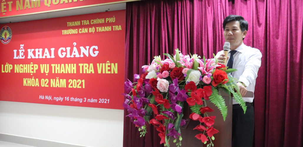 Ông Nguyễn Viết Thạch TTVCC Phó Hiệu Trưởng trg CBTT phát biểu khai giảng khóa học
