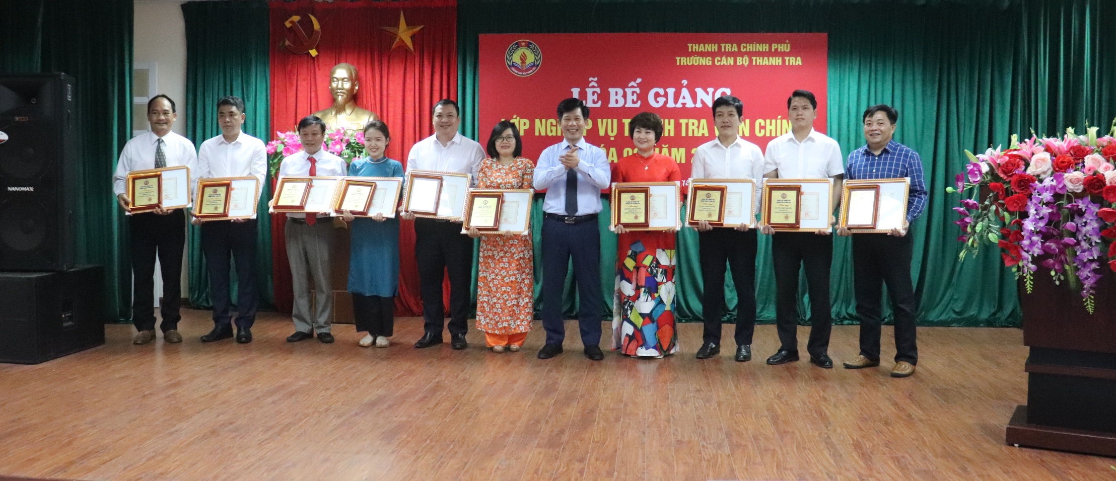 Ông Nguyễn Viết Thạch TTVCC Phó Hiệu trg Trg CBTT troa GK cho hv