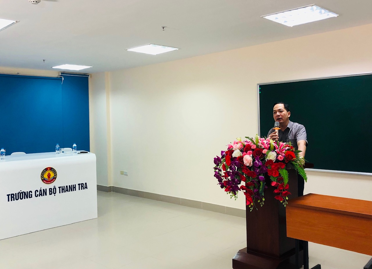 Tiến sĩ Nguyễn Huy Hoàng TTVCC Phó Hiệu trưởng Trg CBTT giảng dạy trực tuyến online