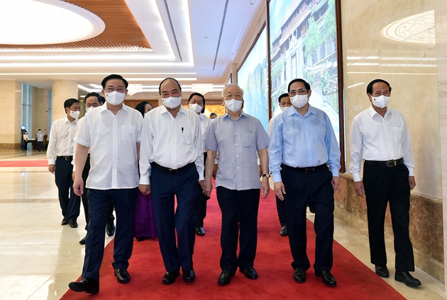 Chính phủ cần đầu tranh loại bỏ tư tưởng bàn lùi, vin cớ chống tham nhũng sẽ cản trở phát triển