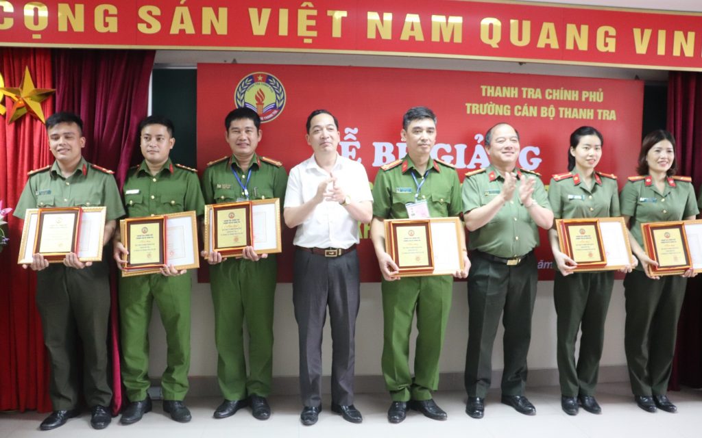 Trường Cán bộ Thanh tra tổ chức Lễ Bế giảng lớp Bồi dưỡng nghiệp vụ Thanh tra viên Khóa 04 – 2022 (Thanh tra Bộ Công an)