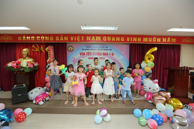 Chi Đoàn Thanh niên Trường Cán bộ Thanh tra tổ chức hoạt động nhân ngày Quốc tế Thiếu nhi 01/6 cho các cháu thiếu niên, nhi đồng.