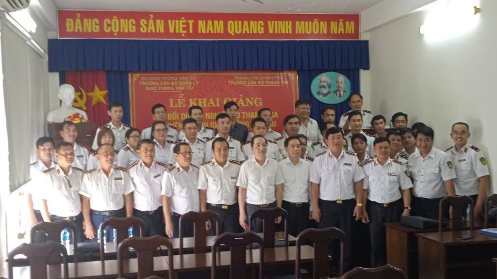 Khai giảng Lớp Bồi dưỡng Nghiệp vụ Thanh tra chuyên ngành Giao thông vận tải cho hơn 100 công chứng, viên chức.