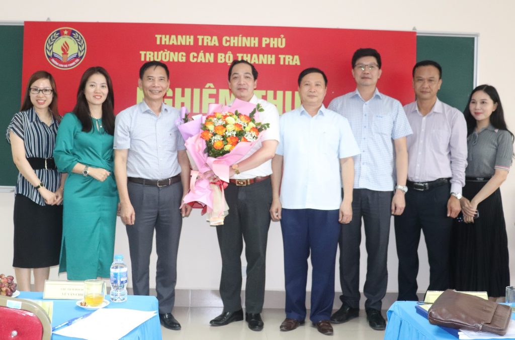 Trường Cán bộ Thanh tra tổ chức nghiệm thu thành công đề tài khoa học cấp Trường trọng điểm năm 2022 “Xây dựng khung chương trình bồi dưỡng ngắn hạn Quản trị nội bộ đơn vị sự nghiệp công lập trong điều kiện cơ chế tự chủ” do TS. Nguyễn Huy Hoàng, GVCC, Phó Hiệu trưởng làm chủ nhiệm