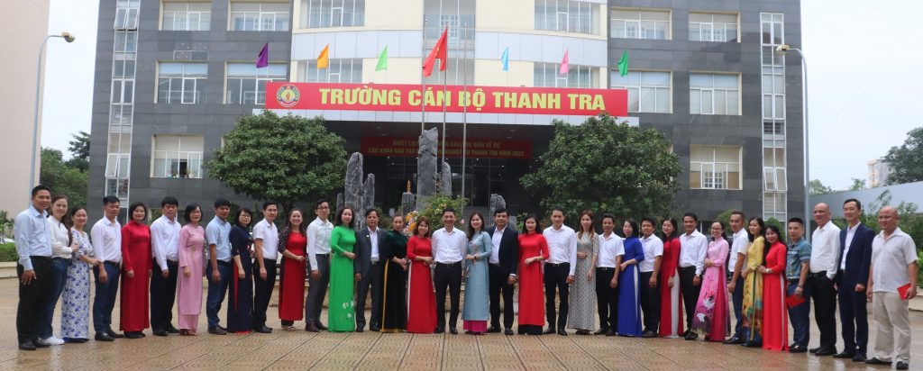 Bế giảng lớp Bồi dưỡng nghiệp vụ Thanh tra viên chính Khóa 14 năm 2022