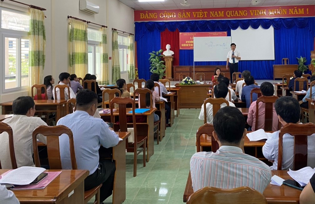 Bế giảng Lớp Bồi dưỡng kiến thức pháp luật phòng, chống tham nhũng và kiểm soát tài sản thu nhập của người có chức vụ, quyền hạn tại tỉnh Cà Mau – Năm 2022