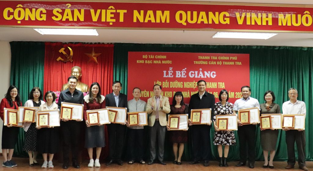 Bế giảng lớp Nghiệp vụ Thanh tra chuyên ngành Kho Bạc K06- K07 năm 2022