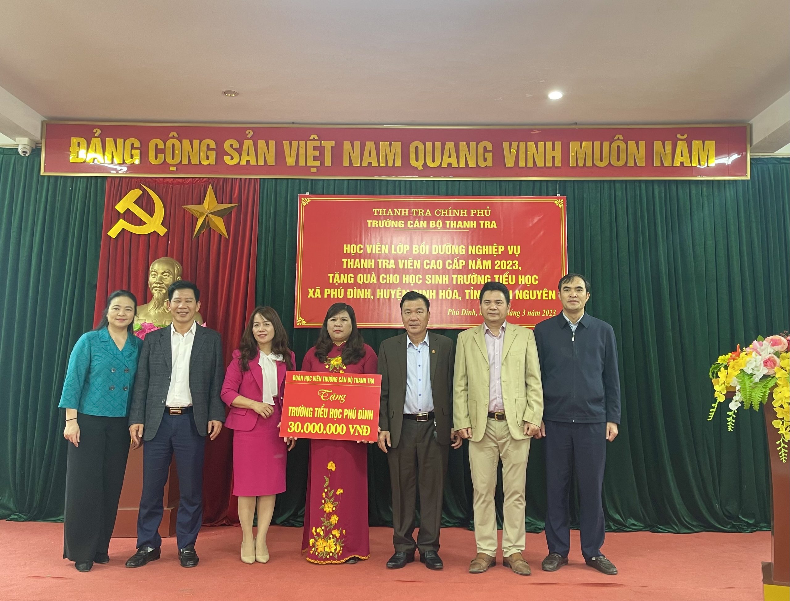 Đoàn học viên lớp Thanh tra viên cao cấp Trường Cán bộ Thanh tra đi thực tế tại tỉnh Thái Nguyên