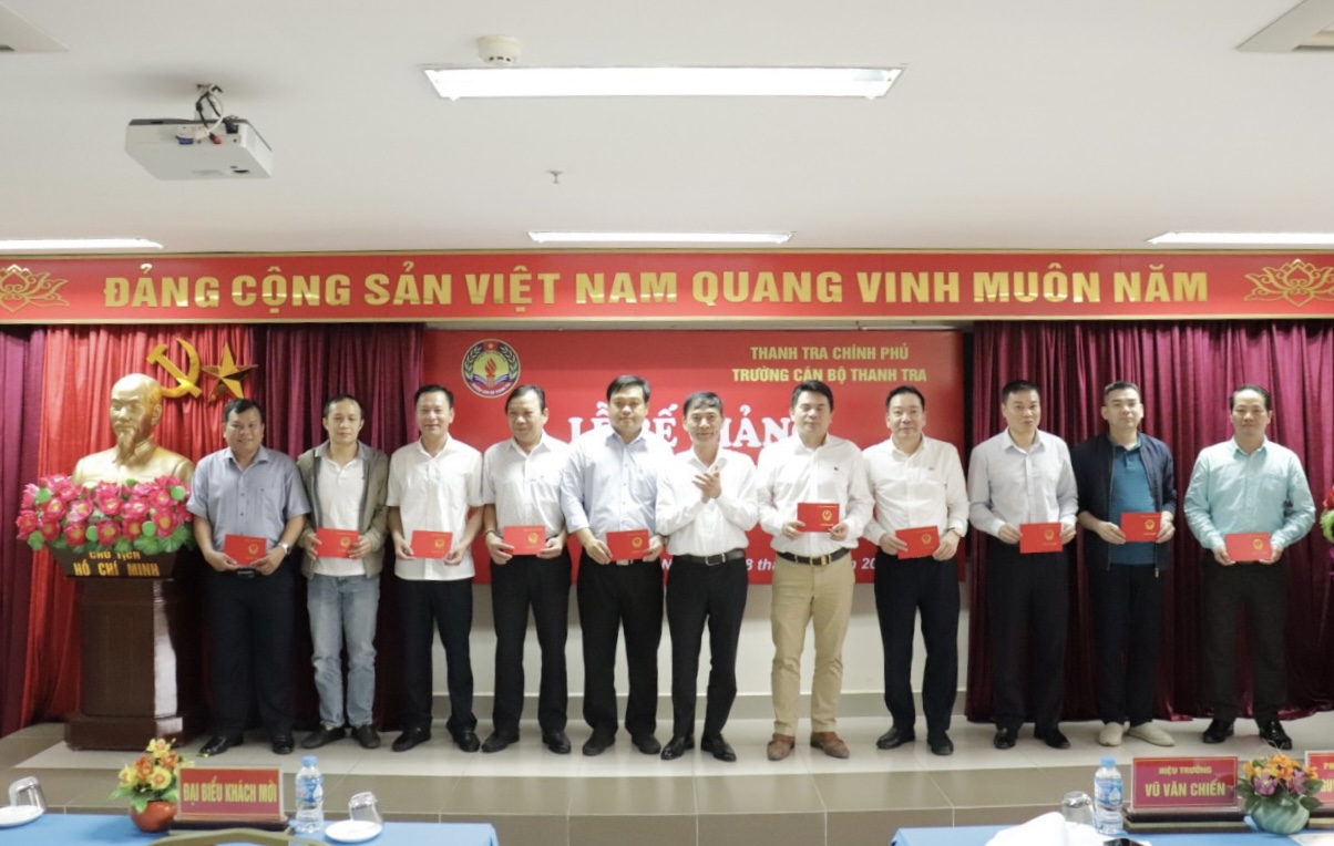 Bế giảng khoá bồi dưỡng nghiệp vụ thanh tra viên cao cấp năm 2023