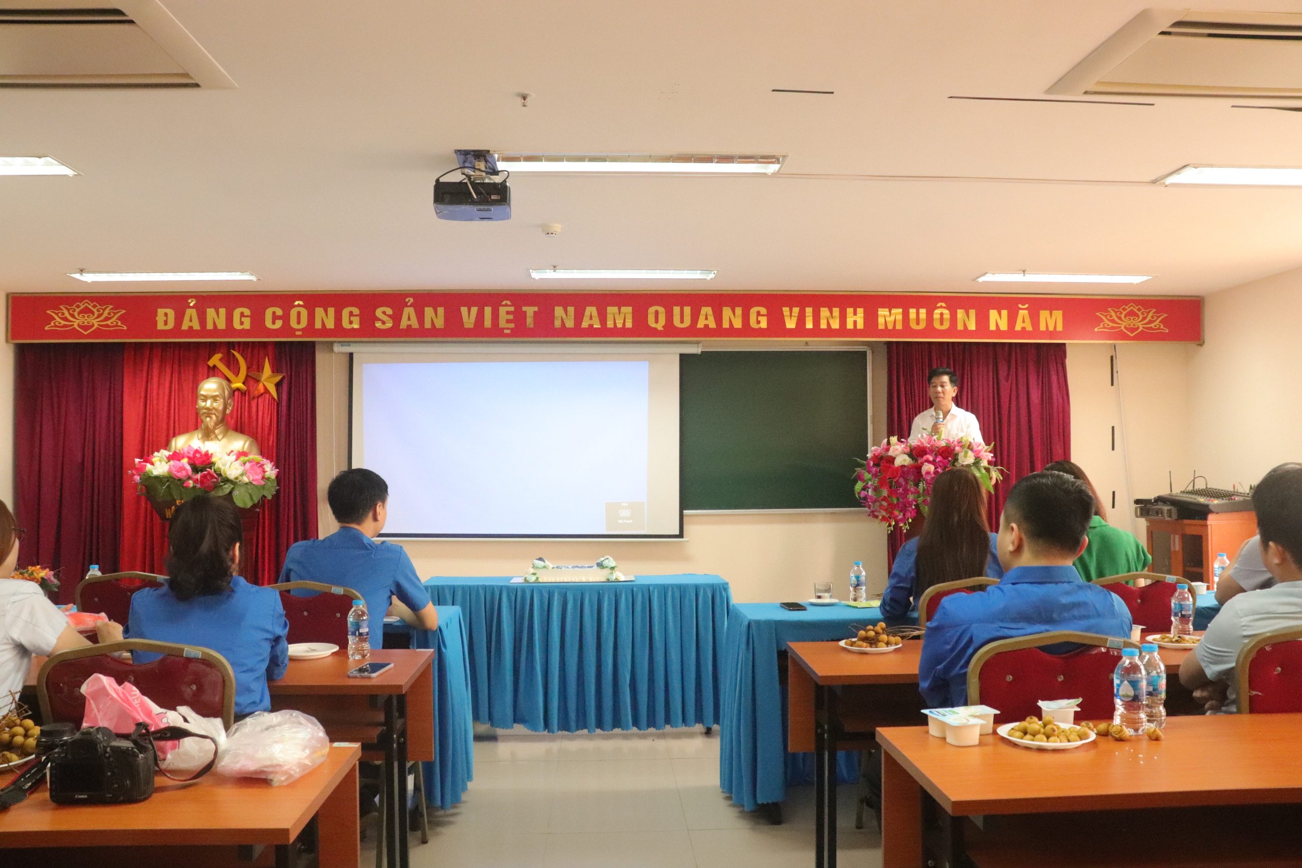 Gặp mặt kỷ niệm 92 năm Ngày thành lập Đoàn TNCS Hồ Chí Minh của Chi đoàn thanh niên Trường Cán bộ Thanh tra