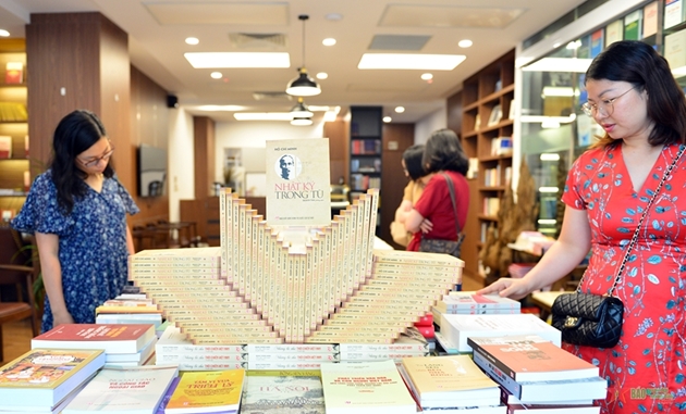 Ra mắt và phát hành “Nhật ký trong tù” nhân sinh nhật Bác Hồ