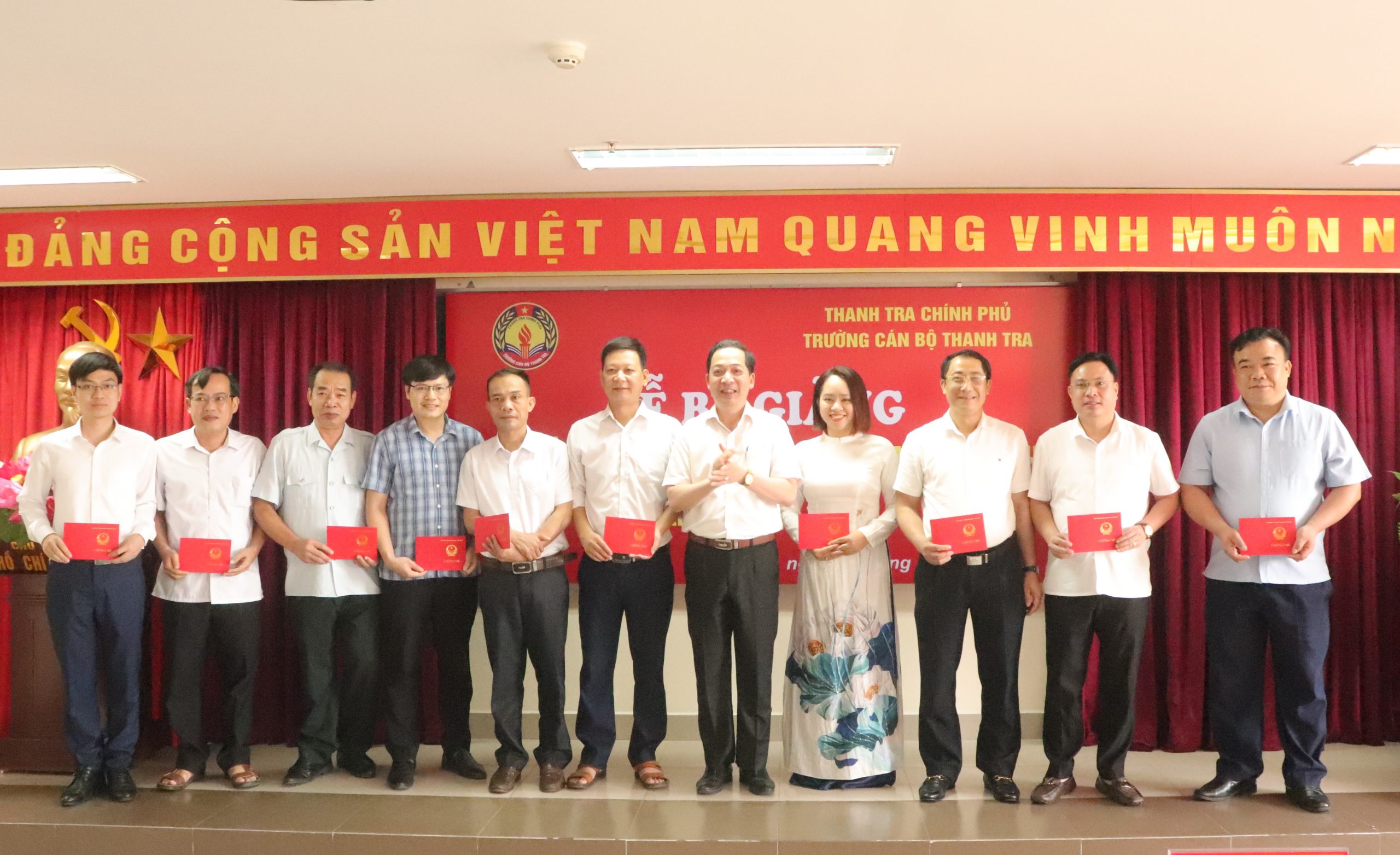 Bế giảng lớp Bồi dưỡng nghiệp vụ Thanh tra viên chính Khóa 04 năm 2023