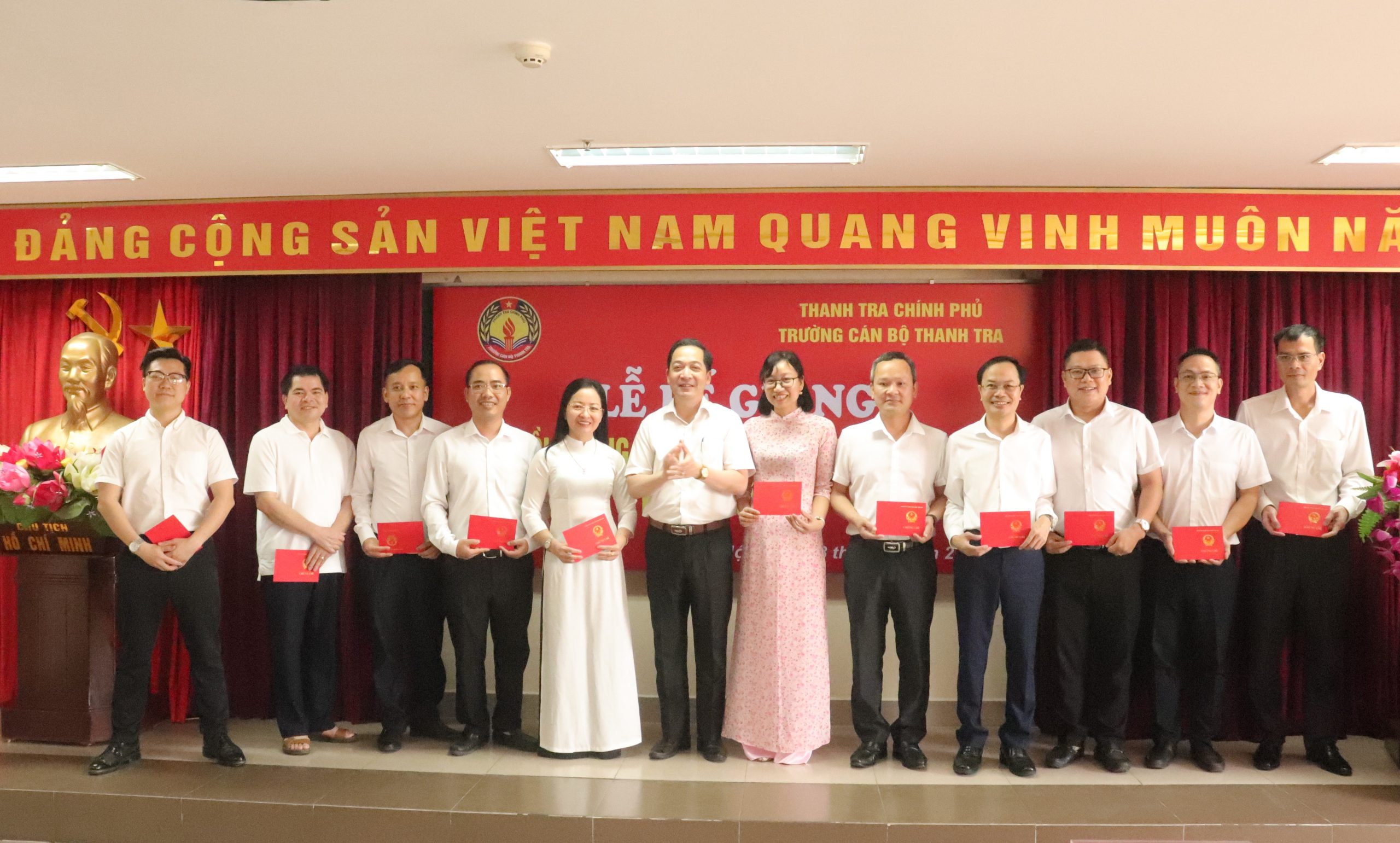 Bế giảng lớp Bồi dưỡng nghiệp vụ Thanh tra viên chính Khóa 04 năm 2023