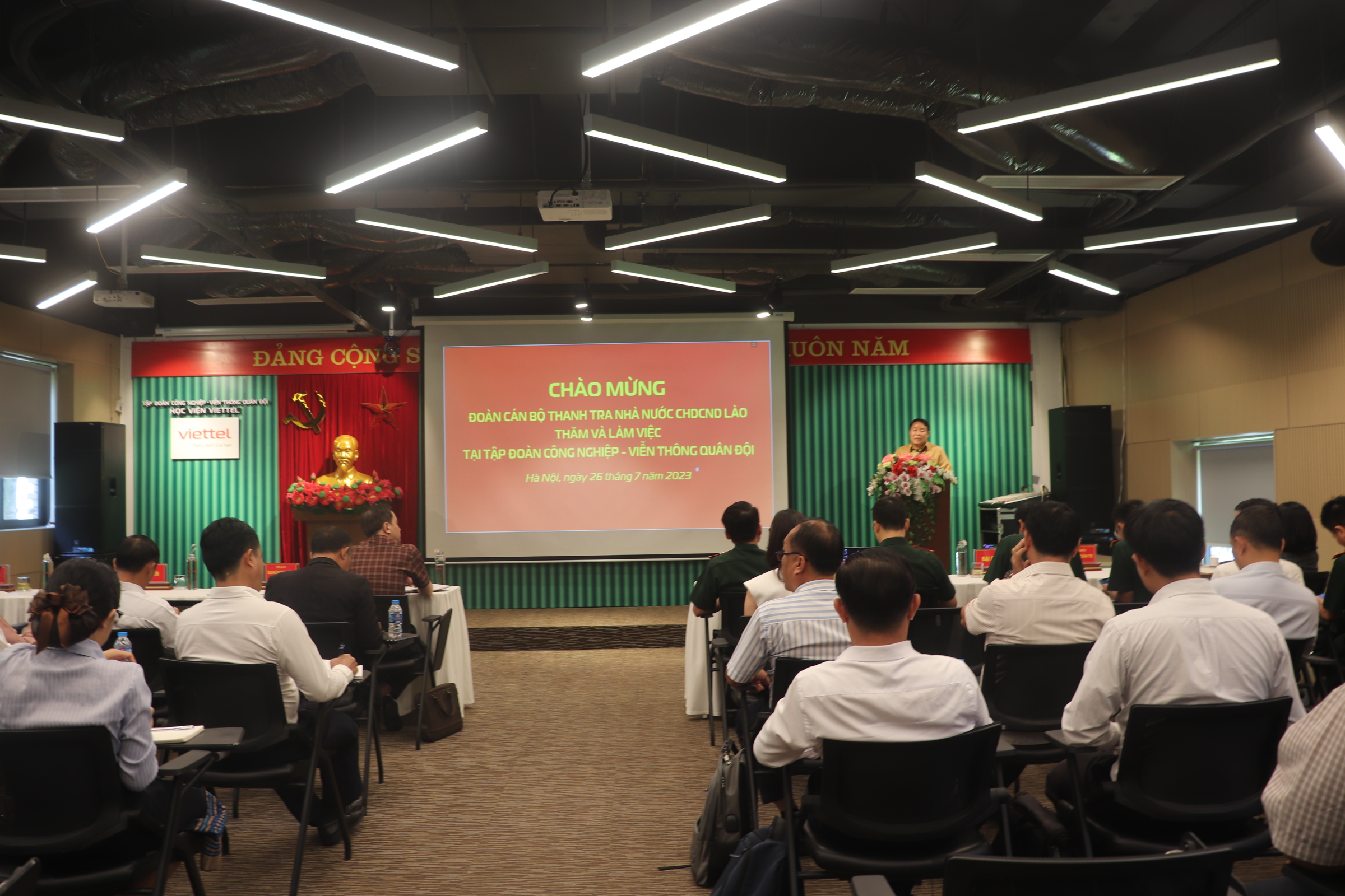 Đoàn Cán bộ Thanh tra Nhà nước Lào đã thăm và làm việc tại Tập đoàn Công nghệ Viễn thông Quân đội Việt Nam (Viettel)