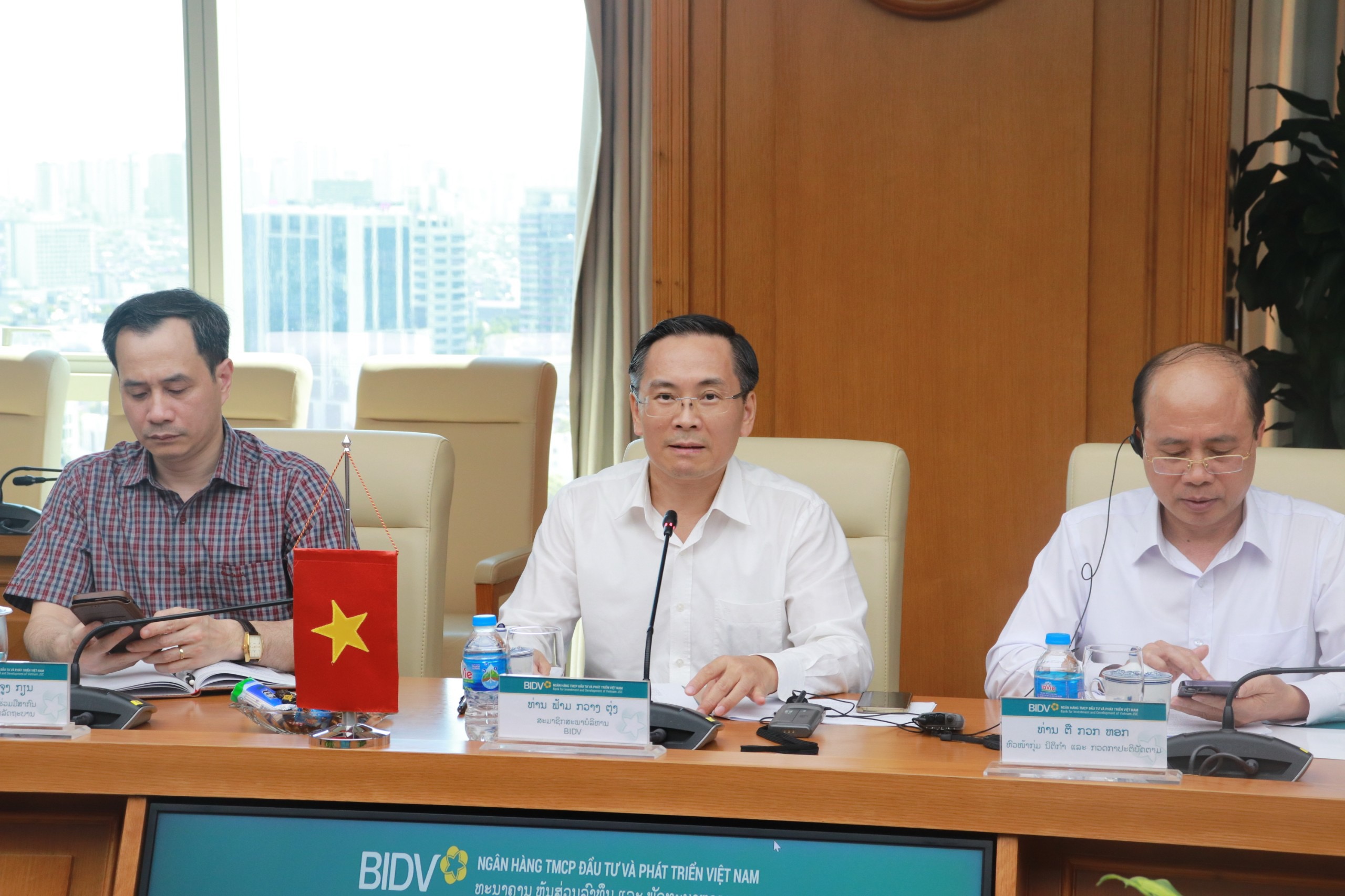 Đoàn Cán bộ Thanh tra Nhà nước Lào làm việc với Ngân hàng BIDV