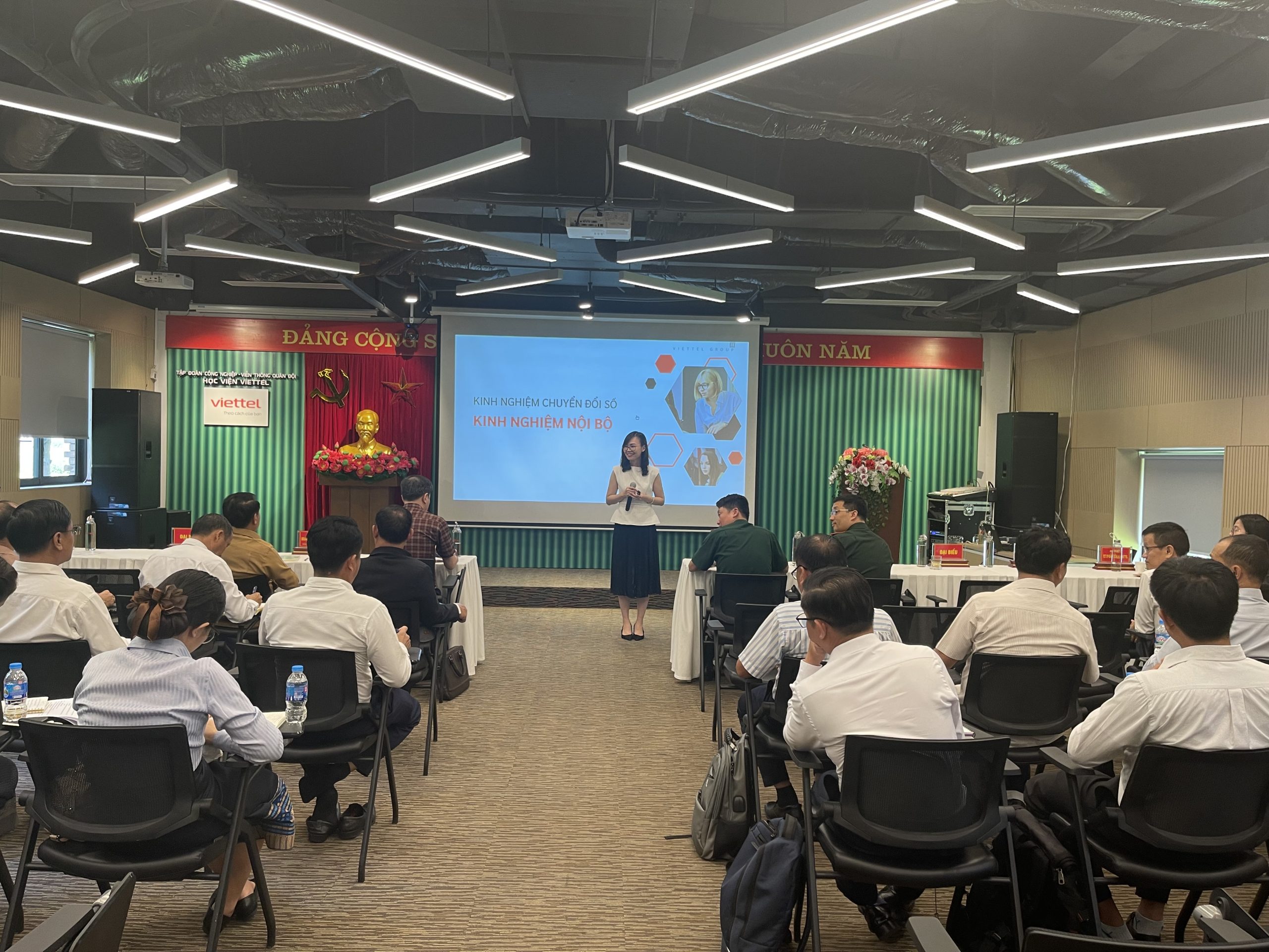 Đoàn Cán bộ Thanh tra Nhà nước Lào đã thăm và làm việc tại Tập đoàn Công nghệ Viễn thông Quân đội Việt Nam (Viettel)