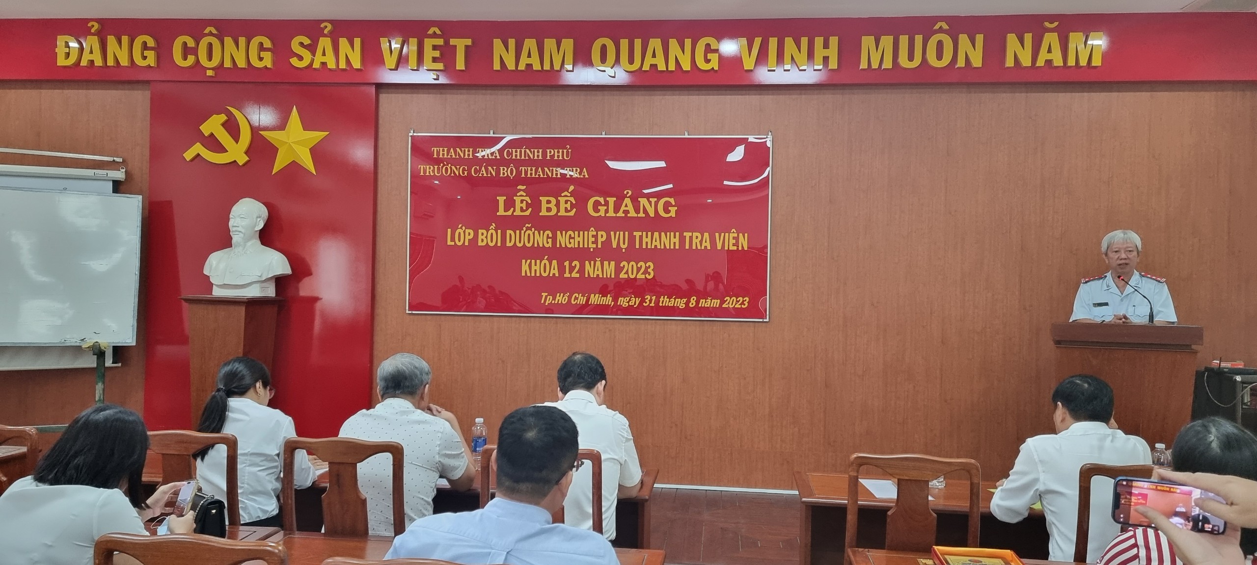 Bế giảng lớp bồi dưỡng nghiệp vụ thanh tra viên K12 năm 2023