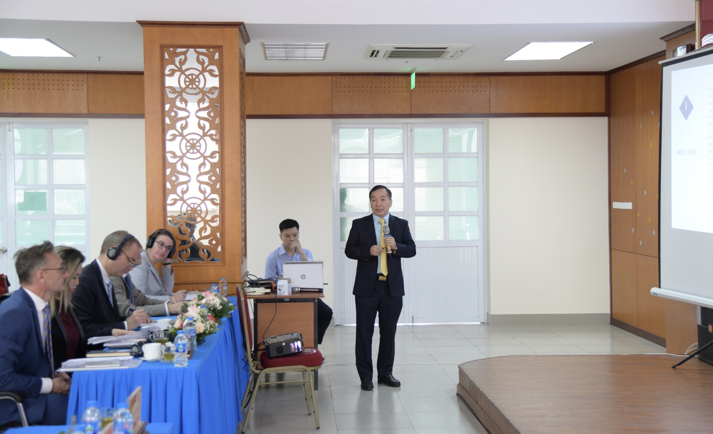 Phòng, chống tham nhũng, tiêu cực và nâng cao hiệu quả kiểm soát minh bạch công