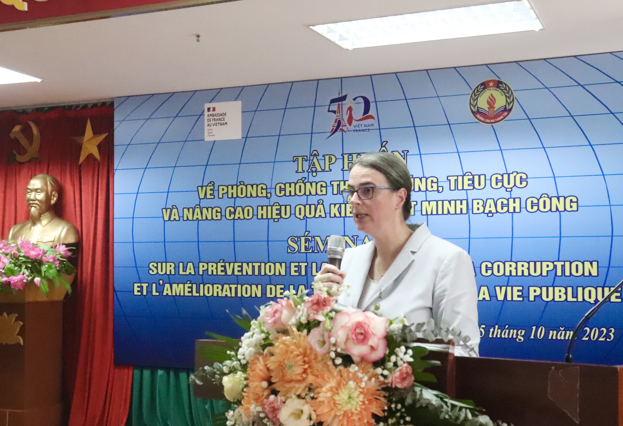 Phòng, chống tham nhũng, tiêu cực và nâng cao hiệu quả kiểm soát minh bạch công