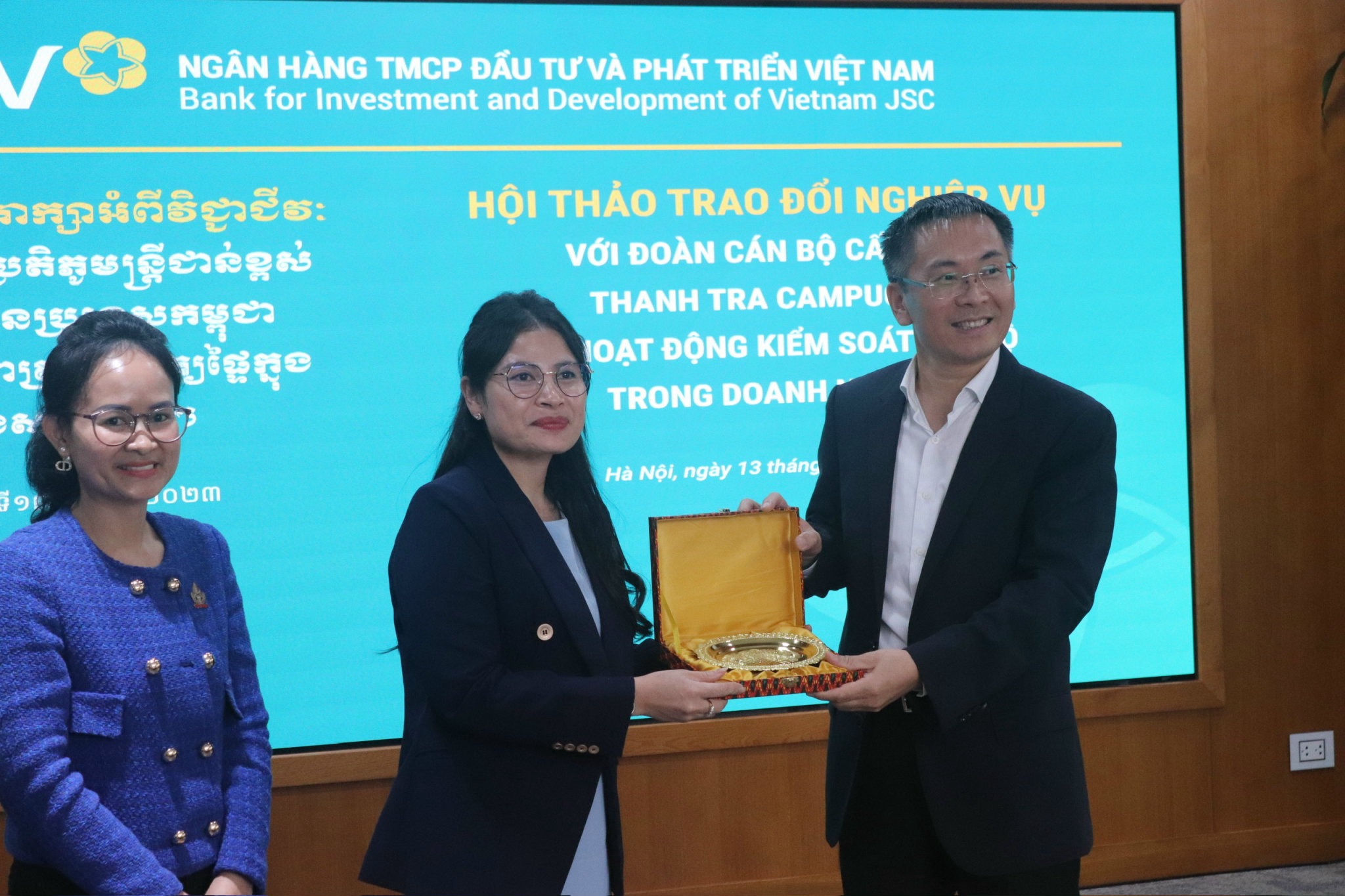 Đoàn cán bộ Thanh tra Campuchia đến thăm và làm việc tại BIDV