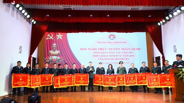 Kịp thời khen thưởng đối với tập thể, cá nhân có thành tích xuất sắc